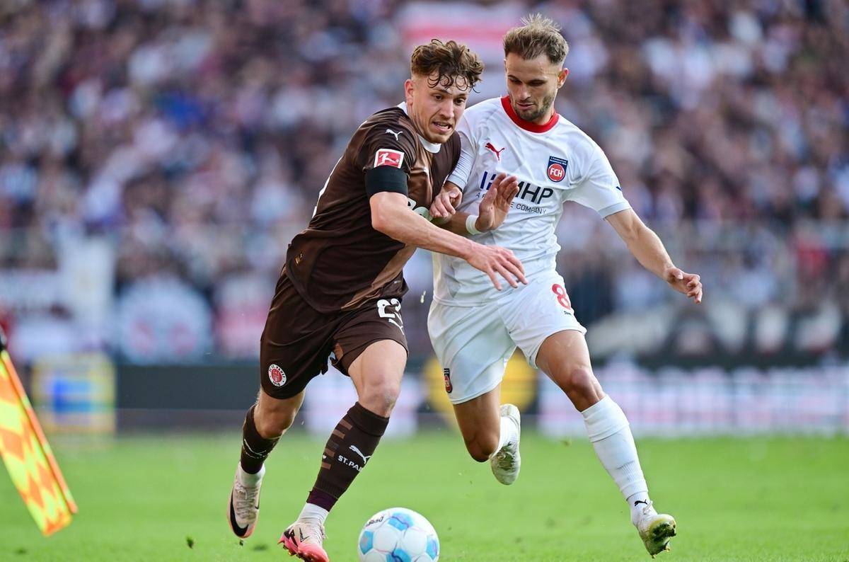 开云App-包含赛地聚焦——欧篮联今晨热度飙升；多特蒙德战术微调；赛场秩序良好；年轻球员得到机会的词条